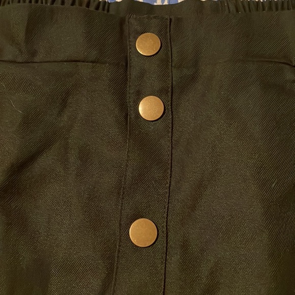Black button skirt - Picture 3 of 3